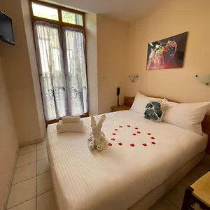 2* Hotel Elaia